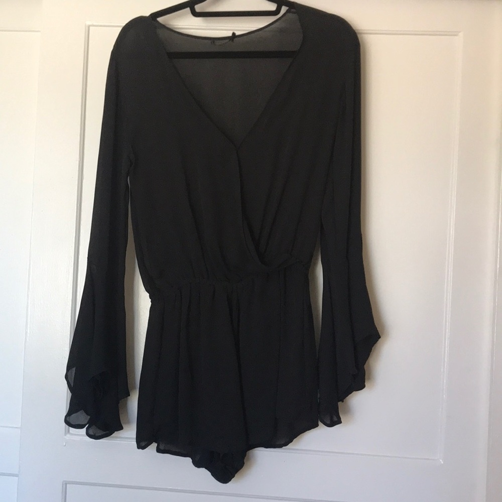 Sheer flowy sleeved romper!